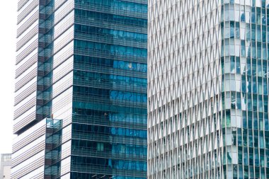 Shanghai, Çin - 15 Ocak 2018: Ayrıntılar cam ve çelik closeup yapılmış modern bir gökdelenin cephe. Şangay Dünya Finans Merkezi
