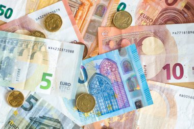 Para Euro sikkeler ve banknotlar. Ekonomik kriz. AB