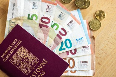 Czech Euro ile seyahat pasaportu. seyahat yasağı, turizmde iklim kaybı