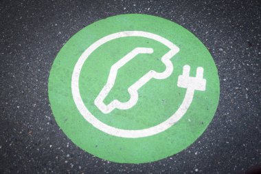 Elektrikli araba şarj noktası