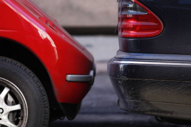 Norveç elektrikli aracı yakına park edildi