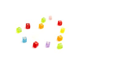 Renkli harflerle yazılmış 