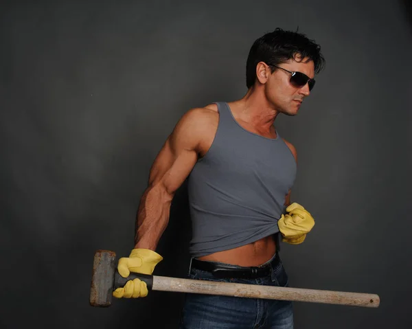 El hombre duro de la construcción —  Fotos de Stock