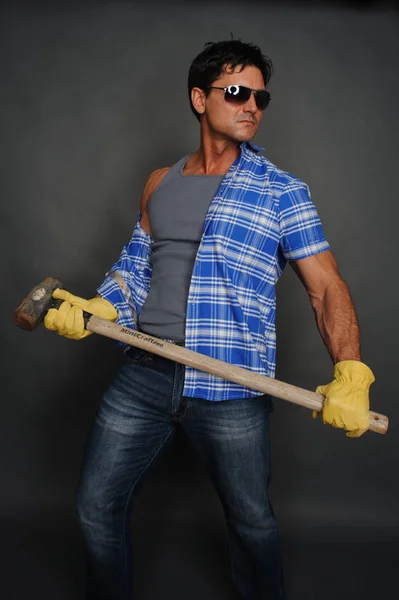 El hombre duro de la construcción — Foto de Stock