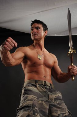 Yakışıklı savaşçı 