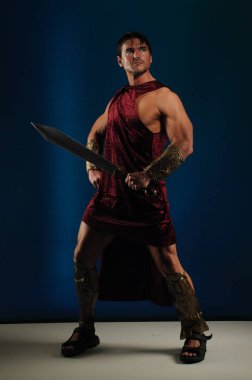 Yakışıklı gladyatör Savaşı bekliyor