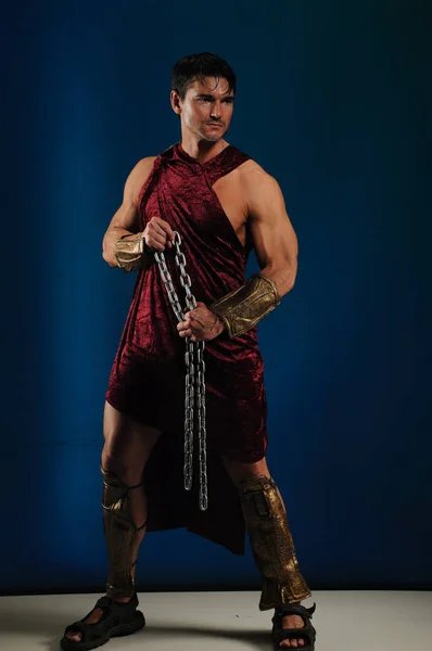 The handsome gladiator awaits battle — Stock Photo, Image