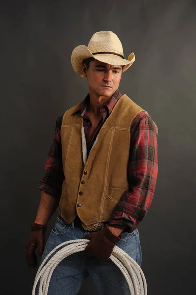 Sexig cowboy väntar — Stockfoto