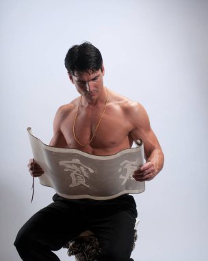 sıcak biri karşısında poz