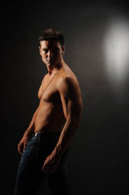 Seksi adam tutkunu olduğunu