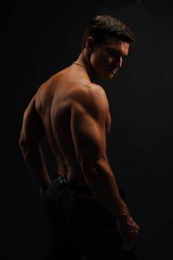 Seksi adam tutkunu olduğunu