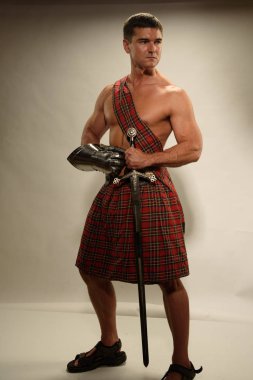 Yakışıklı highlander bekliyor