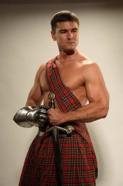 Yakışıklı highlander bekliyor