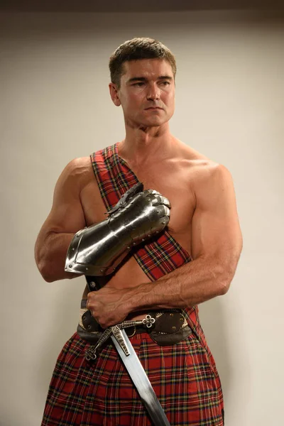 Yakışıklı highlander bekliyor