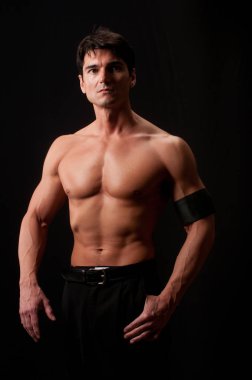 Seksi adam çok buff arıyor.