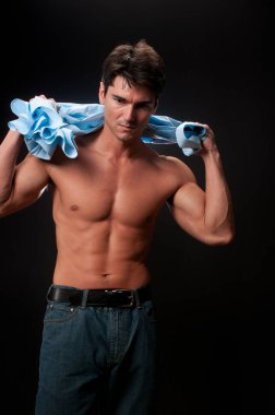 Seksi adam çok buff arıyor.