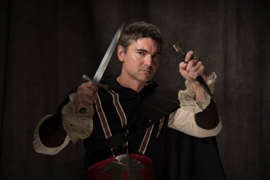 Seksi Viking pozları fotoğraf için..