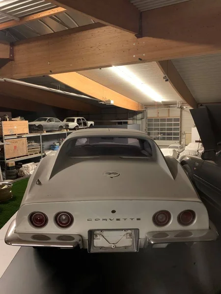 Gray American Retro Car Corvette Hangar — Stock Photo, Image