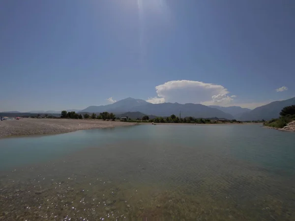 Kemer 'deki dağlar ve körfez