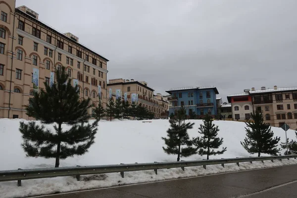 Krasnaya Polyana tatil köyündeki güzel binalar