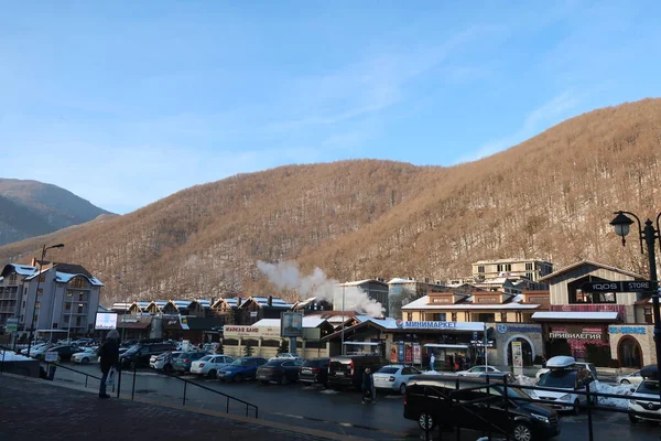 Krasnaya Polyana 'daki dağlarda oteller. Soçi. Yükseklik 960