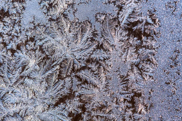 Pencere camındaki soğuk desen — Stok fotoğraf