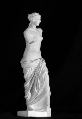Venüs Milos, ya da Afrodit, siyah arka planda. Louvre 'daki heykelin kopyası..