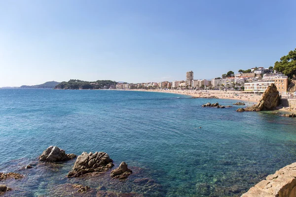 Plajlar Lloret de Mar içinde bir güzel yaz gün, Costa Brava, Katalonya, İspanya 