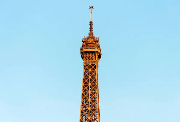 Eiffel Torony Naplementekor Töredék Tavaszi Este Párizs Franciaország — Stock Fotó