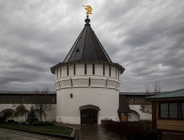 Rus erkek manastırı, keşişleri beslemek için bir bina. Serpukhov şehri. Rusya.