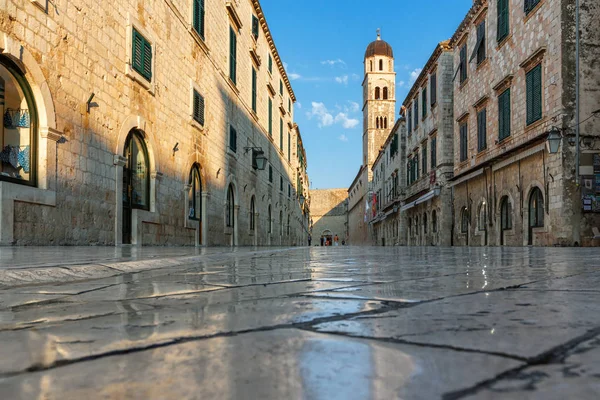 Dubrovnik City Morning Sun Illuminates Old Street Ancient Polished Tiles — Stock Photo, Image