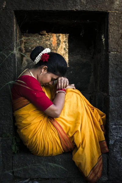 Mirada de saree maharshtriano —  Fotos de Stock
