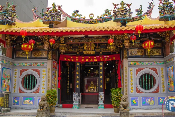 Joli petit temple bouddhiste à Singapour — Photo