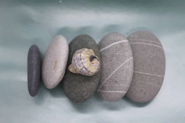 İç tasarım için deniz çakıl taşları.