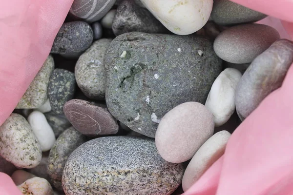 İç tasarım için deniz çakıl taşları.