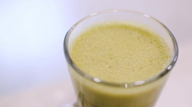 Matcha yeşil çay kahve fincan restoran veya Cafe. Sağlıklı Içecek