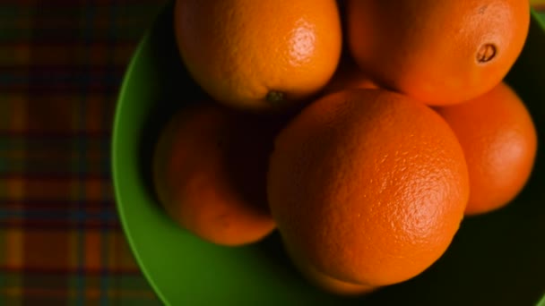 Φρέσκο Πορτοκάλι Συνταγή Φρούτα Πορτοκάλια Στο Τραπέζι Κινούνται Πλάγια — Αρχείο Βίντεο