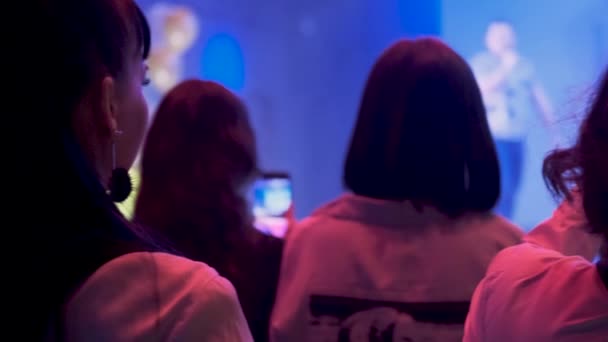 Vállalati buli egy éjszakai klubban — Stock videók