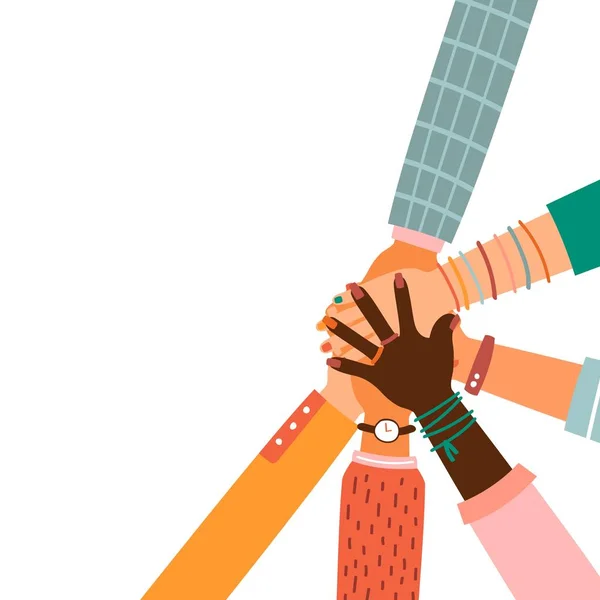 El ele tutuşun. Farklı ırklar el kaldırsın. Eğitim konsepti, iş eğitimi, gönüllü hayır işi, parti.