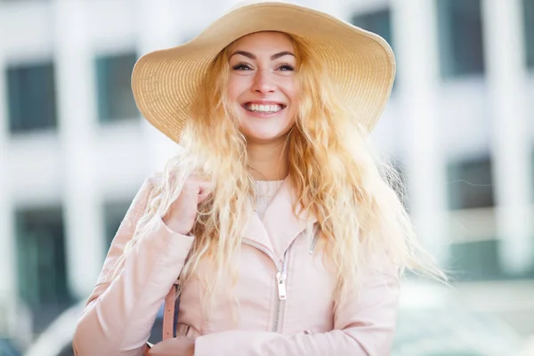 Beautiful young girl with hat — Stock Photo, Image