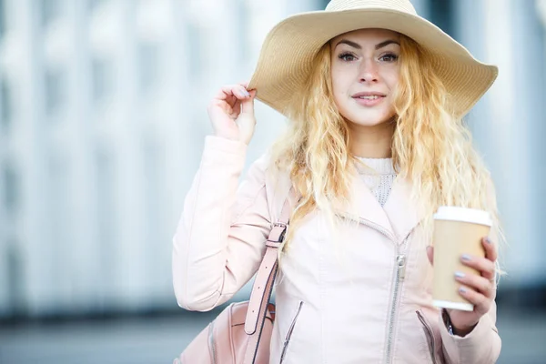 Portrait of girl in hat — Stock Photo, Image