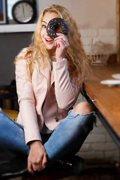 Photo of blonde in cafe — Stock Photo, Image