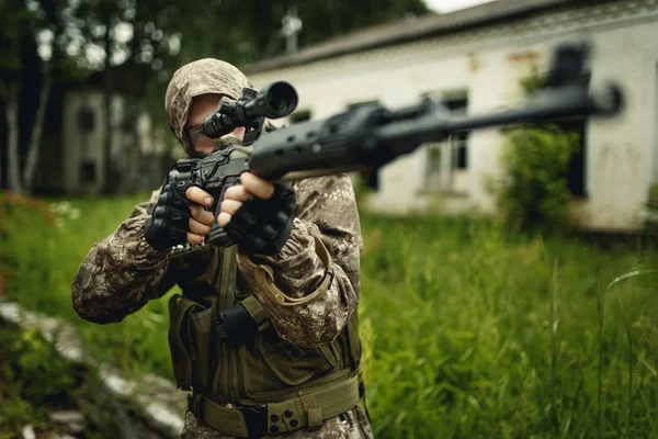 Photo of one airsoft player — Stock Photo, Image