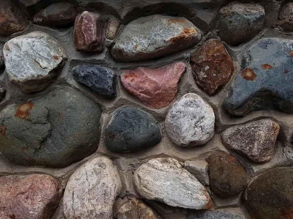 รูปภาพหินชายฝั่งหลายสี — ภาพถ่ายสต็อก