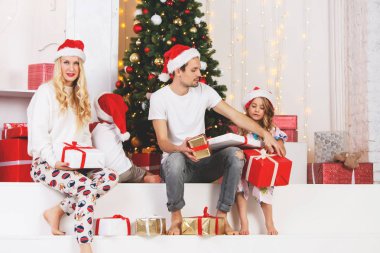 Yeni yıl yeni yıl'ta aile fotoğrafı