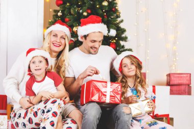 Yeni yıl yeni yıl'ta aile fotoğrafı