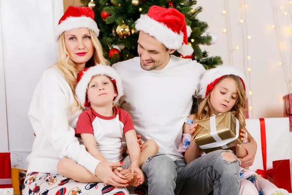 Fotografia di anno nuovo di famiglia a pino Di Capodanno — Foto Stock