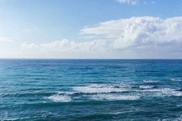 Image of blue sea and cloudy sky — Stock Photo, Image