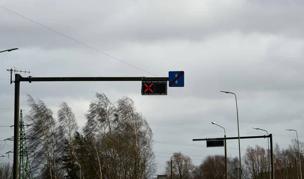 Green traffic light, big city traffic.