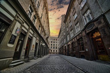 21-03-2020 Riga, Letonya. Eski şehrin boş sokakları.